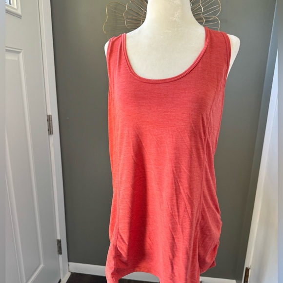 3/$15 🤗 Gaiam yoga top. orange color. Keyhole in back. Gathers on side. Sz XXL - Picture 2 of 5